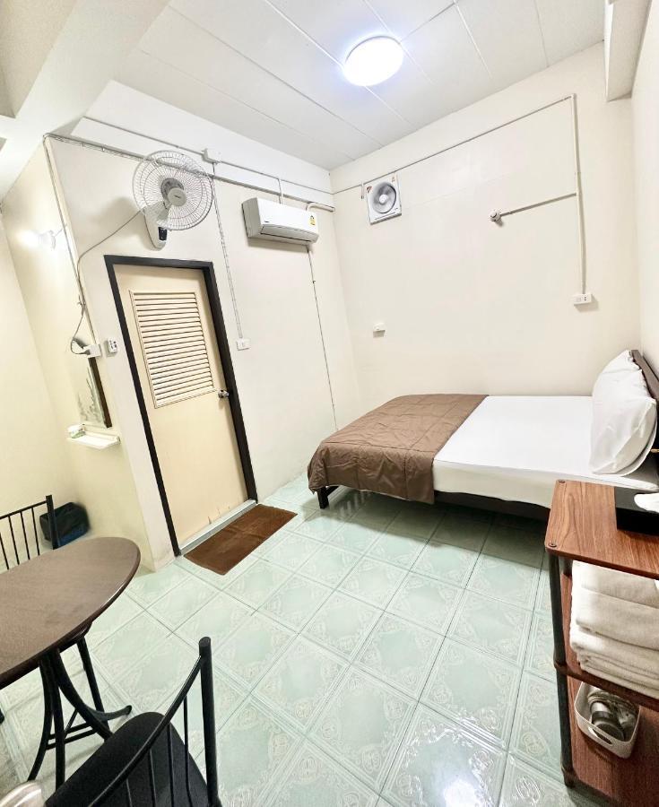 Pd Hostel Bangkok Extérieur photo