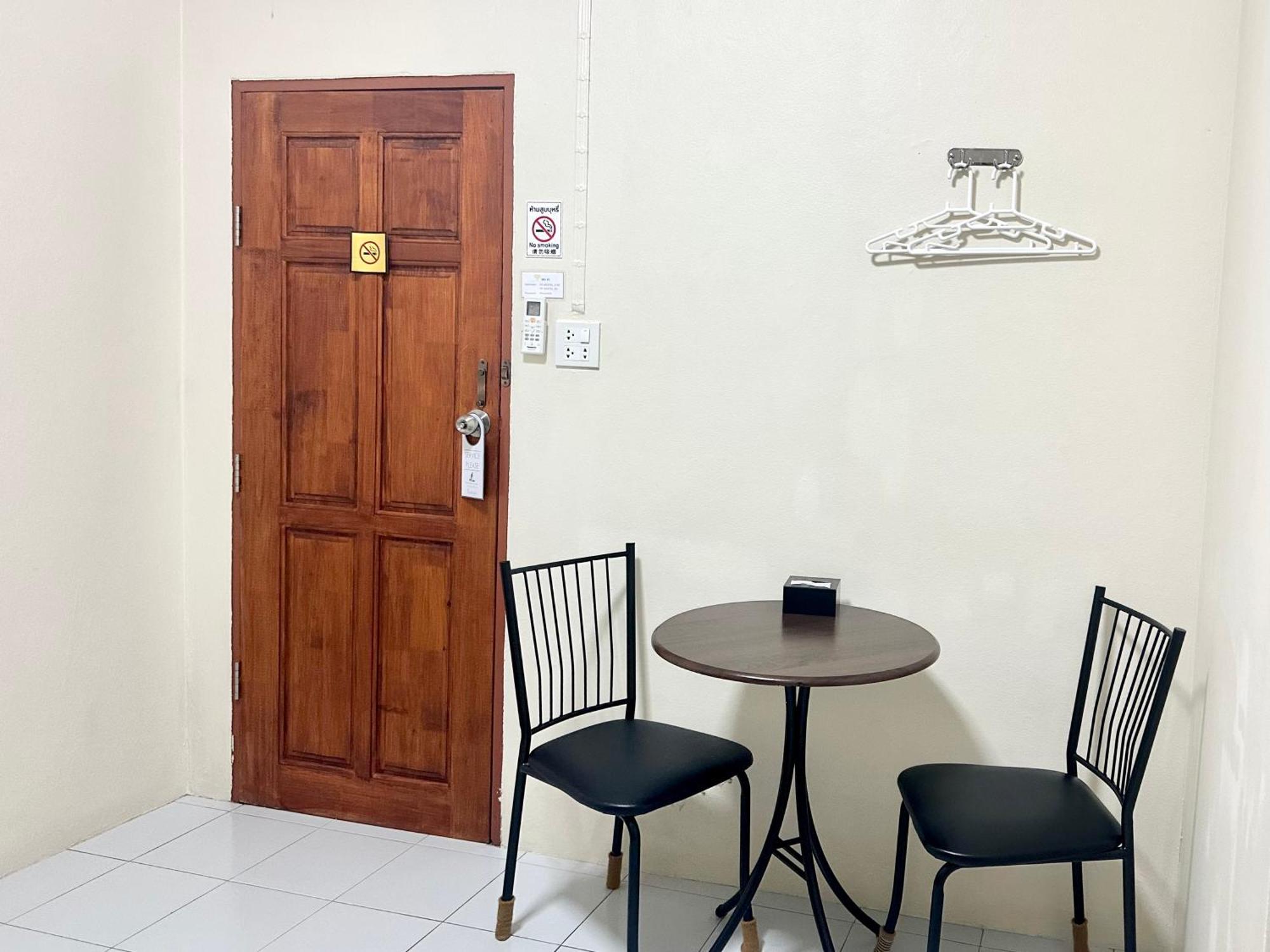 Pd Hostel Bangkok Extérieur photo