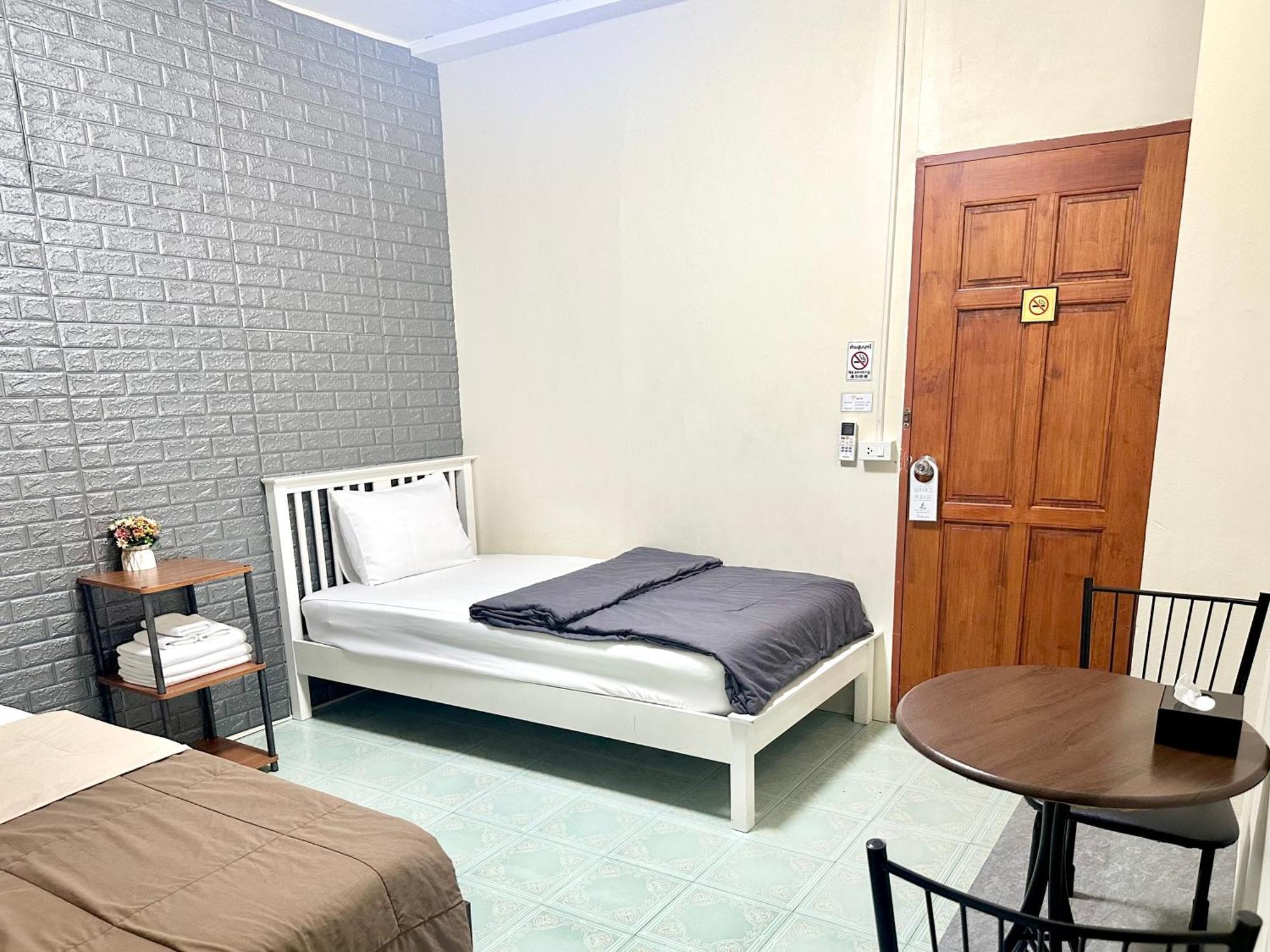 Pd Hostel Bangkok Extérieur photo