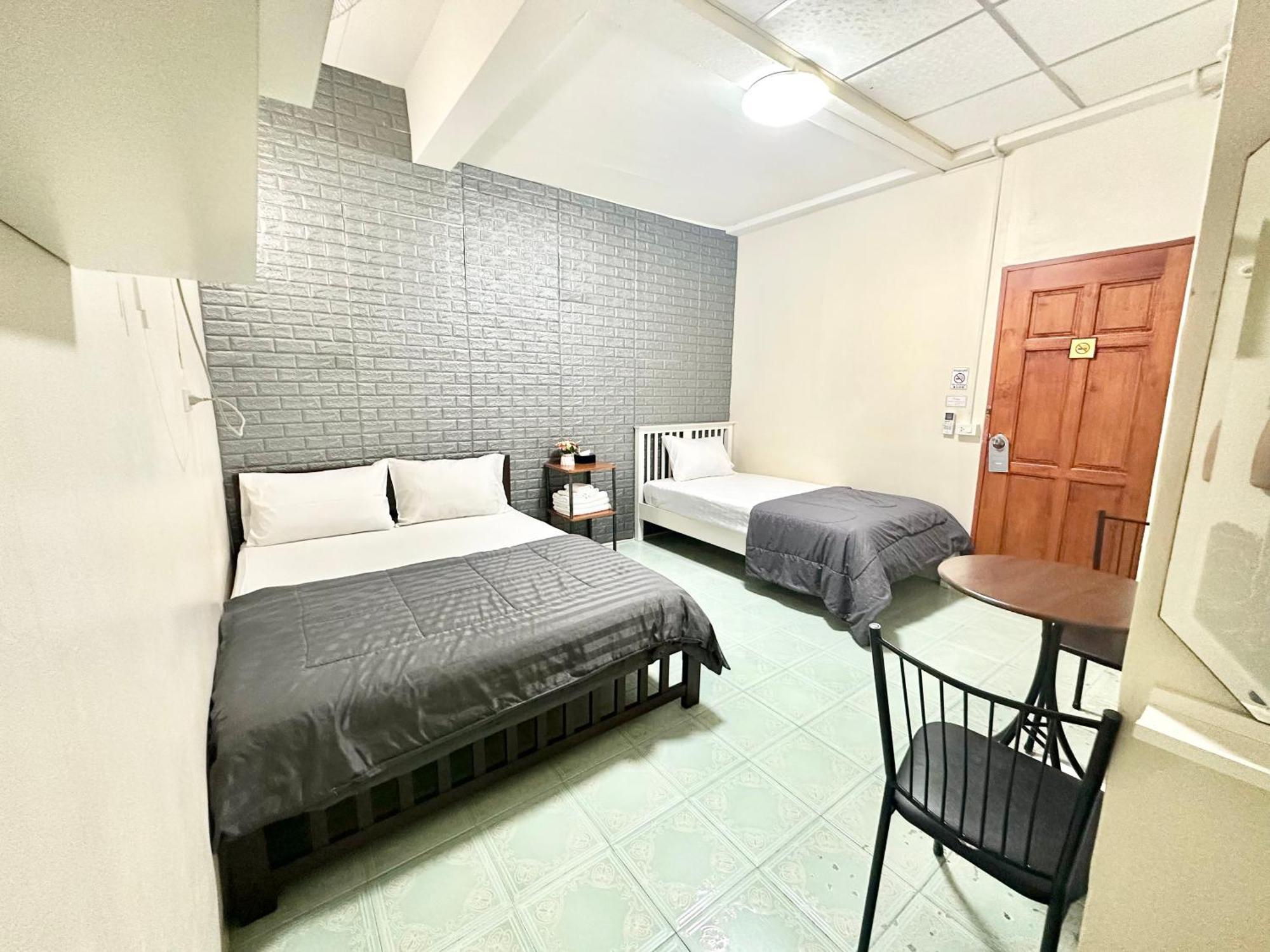 Pd Hostel Bangkok Extérieur photo